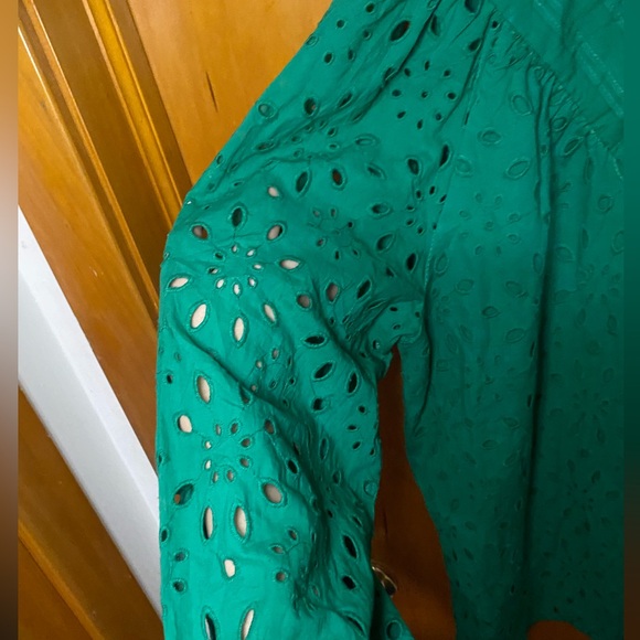 NWT-Zesica DARK Green Eyelet Top available in size L or XL - Picture 7 of 8